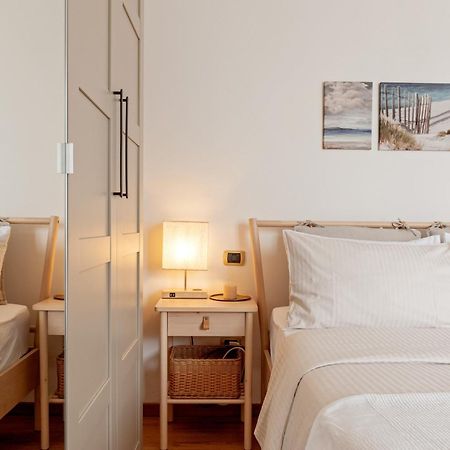 Cozy Retreat In Coastal Livorno Apartment Екстериор снимка