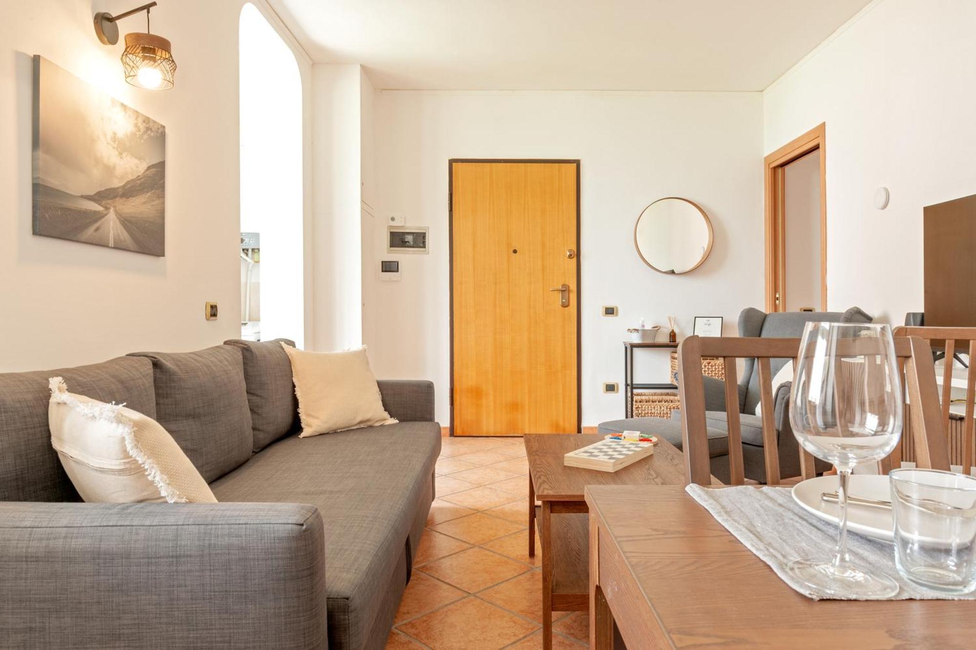 Cozy Retreat In Coastal Livorno Apartment Екстериор снимка