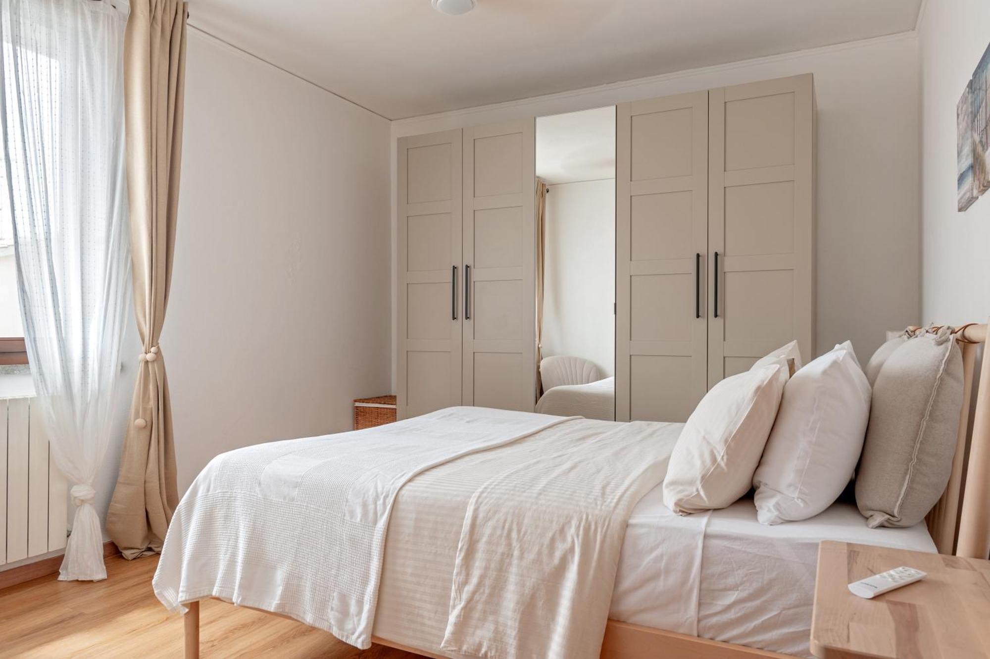 Cozy Retreat In Coastal Livorno Apartment Екстериор снимка